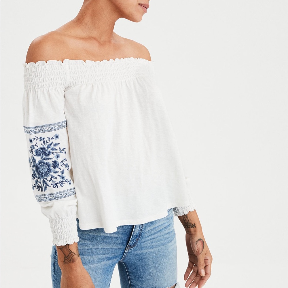 |SMOCKED OFF-THE-SHOULDER TOP|